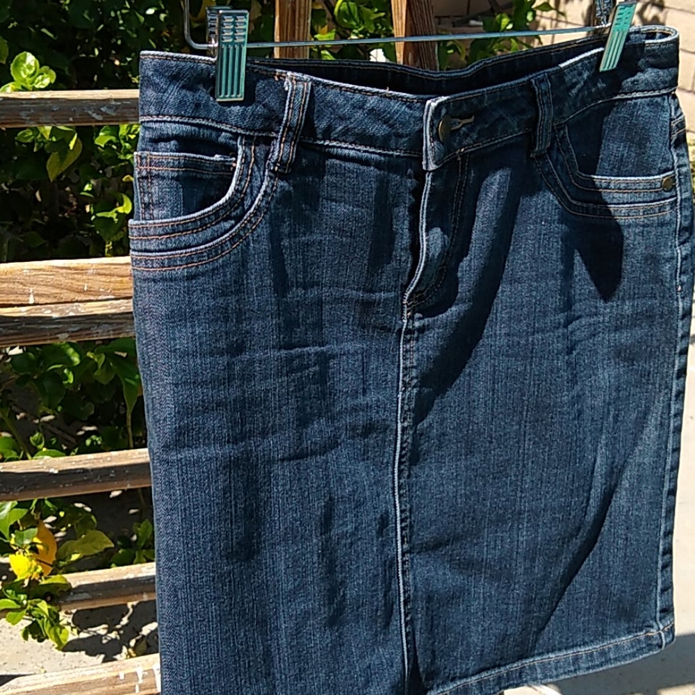 Liz Claiborne Petite/Stretch Jean Skirt